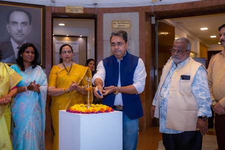 KALAMANJIRI  An Exhibition Of Paintings & Sculptures By 5 Women Artists In Jehangir Art Gallery