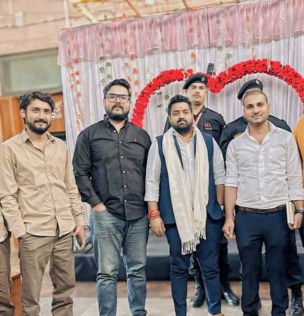 फ़िल्म मेकर धीरू यादव ने लिम्का बुक ऑफ़ रिकॉर्ड्स और यश भारती सम्मानित अभिषेक यादव ‘अभि’ को दिया जन्मदिन की बधाई