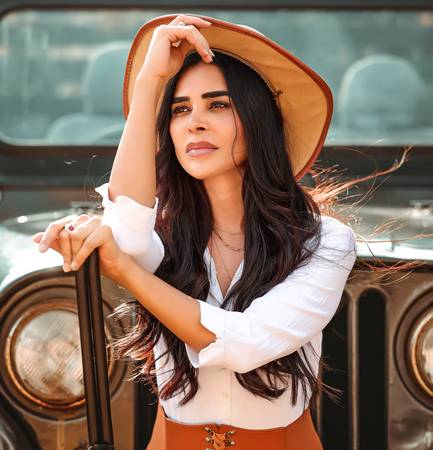 Nivedita Chandel Grace, Confidence And A Style Of Her Own