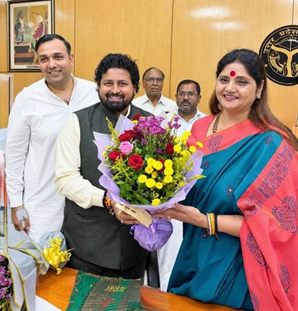 उत्तर प्रदेश राज्य विधानमण्डल पेंशनर्स संस्थान द्वारा “विश्वकर्मा पूजा” एवं राष्ट्र नायक नरेन्द्र मोदी जन्मोत्सव सेवा संकल्प मनाया गया, वीकेडीएल एनपीए एडवाइजरी काउंसिल चेयरमैन विनय कुमार दुबे हुए सम्मानित i