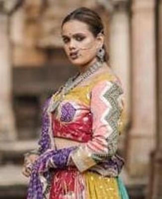 Kajol Solanki  Has A Lot Of Respect For Her Guru Girija Patel, Who Taught Her Make-Up And Hairstyles