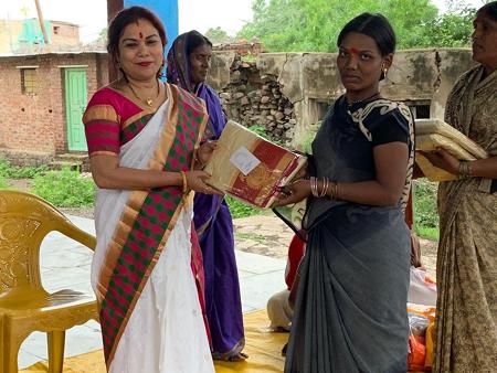 कै. तुळशिराम गुंडाजी गायकवाड यांच्या पुण्यतिथीनिमित्त संघमित्रा ताई गायकवाड यांचा समाजसेवेचा महायज्ञ