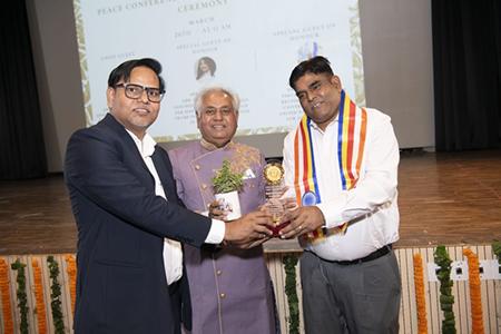 Prof. Dr. Madhu Krishan, Eminent Scientist & Chairman Of Augp, Unugp Usa, Signs Historic Mou With Deen Dayal Upadhyay Gorakhpur University, India