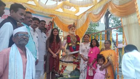 कै. तुळशिराम गुंडाजी गायकवाड यांच्या पुण्यतिथीनिमित्त संघमित्रा ताई गायकवाड यांचा समाजसेवेचा महायज्ञ